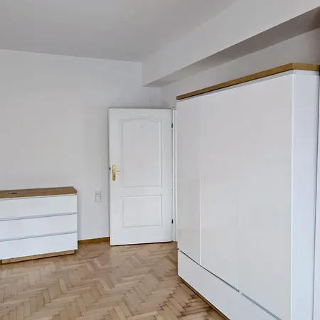 Gdyniapiotrkowska Apartment *