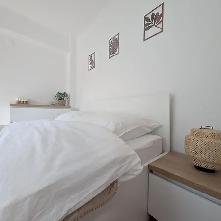 70m Mieszkanie W Domu Jednorodzinnym Do 8 Osob, Darmowy Parking, Atrakcje Dla Dzieci, Balkon, Duzy Ogrod דירה גדינייה