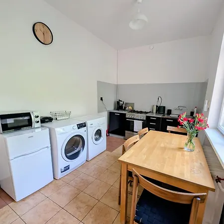 アパート 70m Mieszkanie W Domu Jednorodzinnym Do 8 Osob, Darmowy Parking, Atrakcje Dla Dzieci, Balkon, Duzy Ogrod