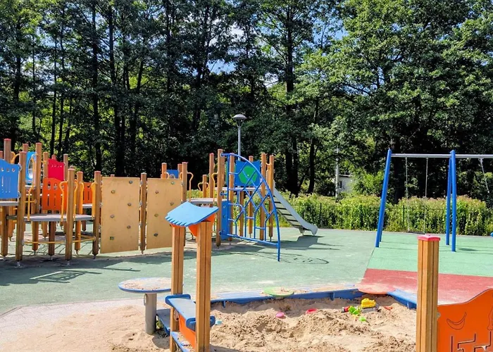 Apartment 70m Mieszkanie W Domu Jednorodzinnym Do 8 Osob, Darmowy Parking, Atrakcje Dla Dzieci, Balkon, Duzy Ogrod *